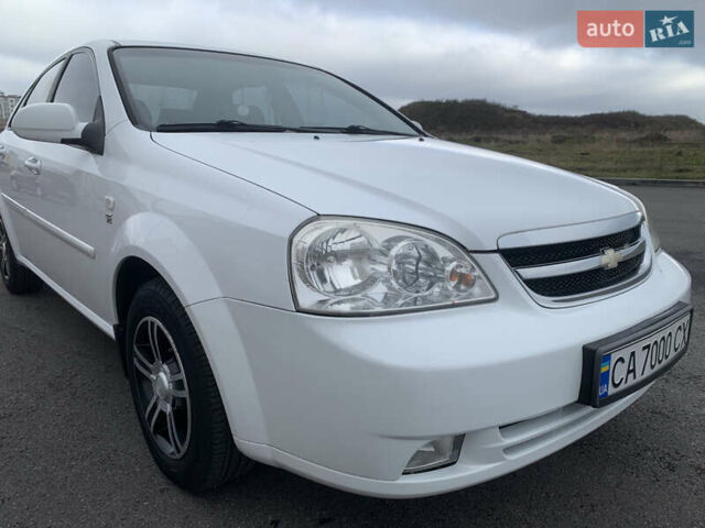 Белый Шевроле Лачетти, объемом двигателя 1.6 л и пробегом 124 тыс. км за 5900 $, фото 6 на Automoto.ua