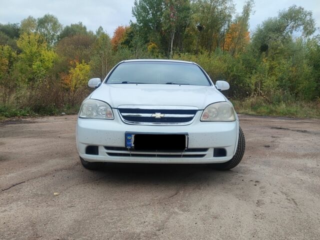 Белый Шевроле Лачетти, объемом двигателя 1.8 л и пробегом 170 тыс. км за 3900 $, фото 1 на Automoto.ua