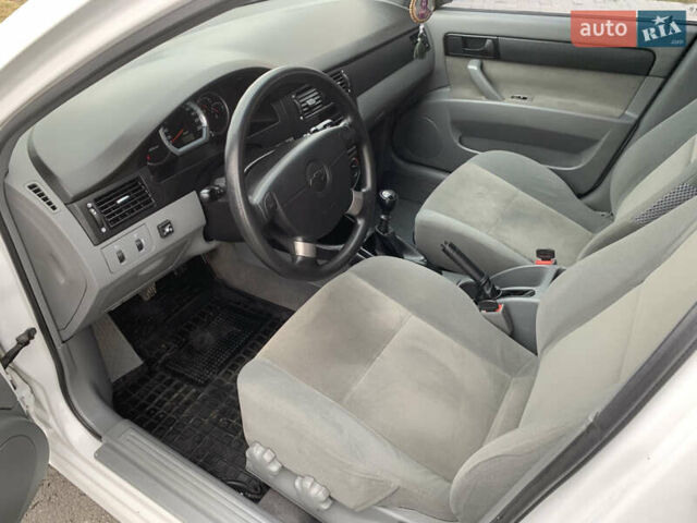 Белый Шевроле Лачетти, объемом двигателя 1.6 л и пробегом 124 тыс. км за 5900 $, фото 25 на Automoto.ua