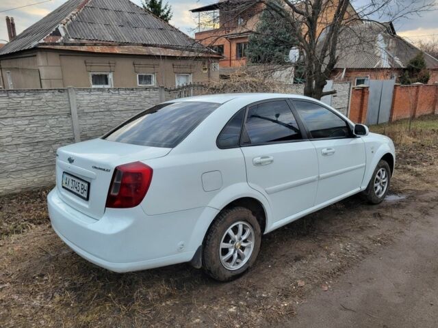 Белый Шевроле Лачетти, объемом двигателя 1.6 л и пробегом 220 тыс. км за 4150 $, фото 2 на Automoto.ua