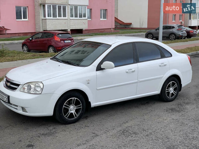 Белый Шевроле Лачетти, объемом двигателя 1.6 л и пробегом 124 тыс. км за 5900 $, фото 1 на Automoto.ua