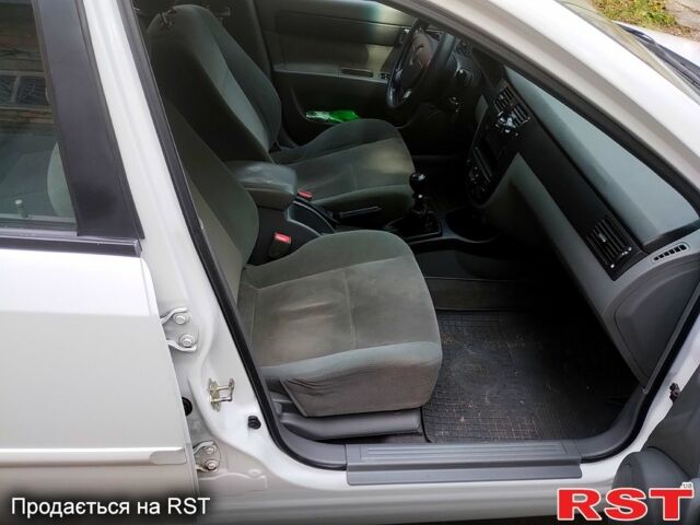 Білий Шевроле Лачетті, об'ємом двигуна 1.8 л та пробігом 212 тис. км за 5100 $, фото 7 на Automoto.ua