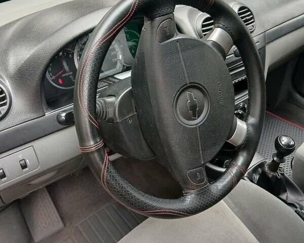 Белый Шевроле Лачетти, объемом двигателя 0 л и пробегом 240 тыс. км за 4500 $, фото 4 на Automoto.ua