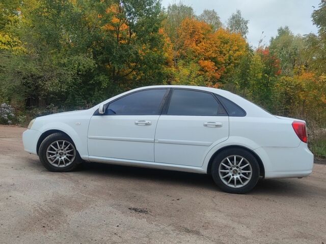 Белый Шевроле Лачетти, объемом двигателя 1.8 л и пробегом 170 тыс. км за 3900 $, фото 8 на Automoto.ua