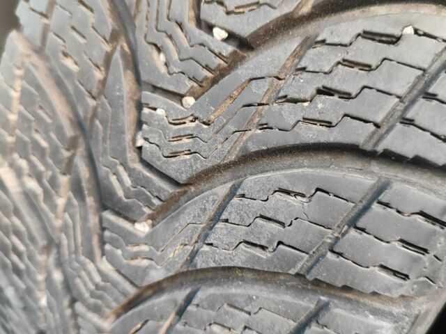 Белый Шевроле Лачетти, объемом двигателя 1.8 л и пробегом 170 тыс. км за 3900 $, фото 12 на Automoto.ua