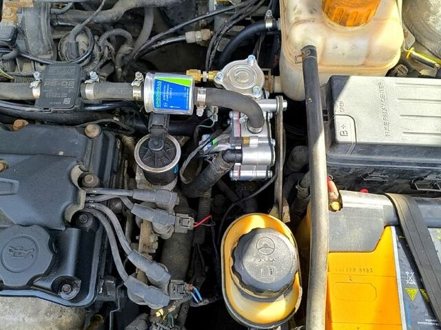 Белый Шевроле Лачетти, объемом двигателя 1.6 л и пробегом 227 тыс. км за 3600 $, фото 4 на Automoto.ua