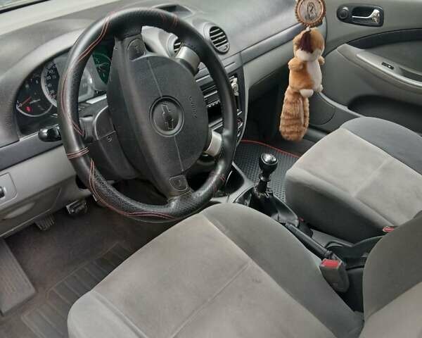 Белый Шевроле Лачетти, объемом двигателя 0 л и пробегом 240 тыс. км за 4500 $, фото 5 на Automoto.ua