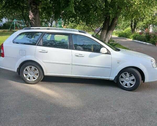 Белый Шевроле Лачетти, объемом двигателя 0 л и пробегом 240 тыс. км за 4500 $, фото 1 на Automoto.ua