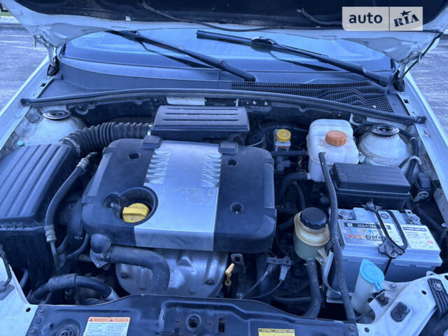 Белый Шевроле Лачетти, объемом двигателя 1.8 л и пробегом 155 тыс. км за 5000 $, фото 34 на Automoto.ua