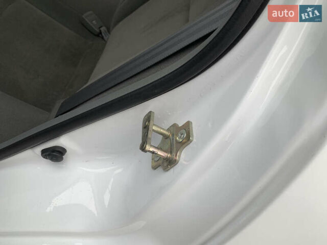 Белый Шевроле Лачетти, объемом двигателя 1.6 л и пробегом 124 тыс. км за 5900 $, фото 23 на Automoto.ua
