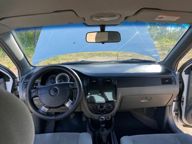 Білий Шевроле Лачетті, об'ємом двигуна 1.6 л та пробігом 220 тис. км за 4600 $, фото 9 на Automoto.ua