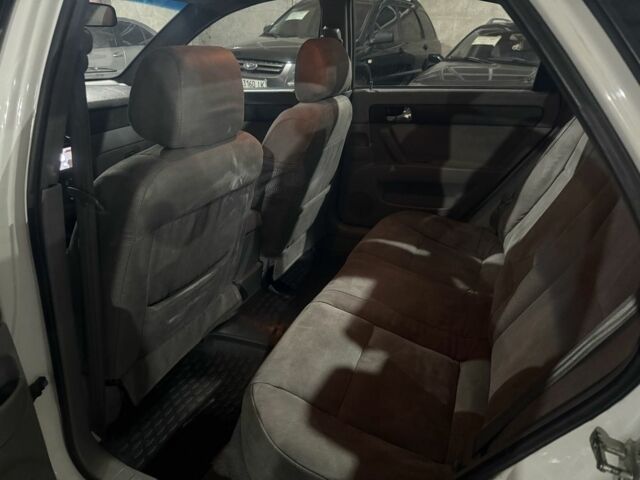 Белый Шевроле Лачетти, объемом двигателя 1.5 л и пробегом 199 тыс. км за 2950 $, фото 7 на Automoto.ua