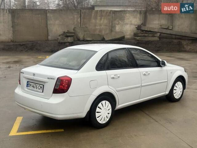 Белый Шевроле Лачетти, объемом двигателя 1.5 л и пробегом 200 тыс. км за 2999 $, фото 3 на Automoto.ua