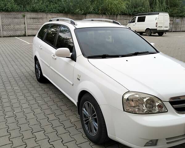 Белый Шевроле Лачетти, объемом двигателя 1.8 л и пробегом 173 тыс. км за 5000 $, фото 15 на Automoto.ua