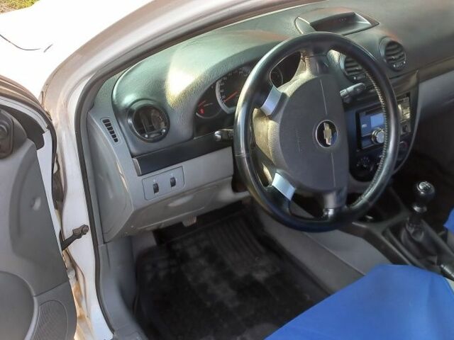 Белый Шевроле Лачетти, объемом двигателя 0 л и пробегом 186 тыс. км за 2799 $, фото 3 на Automoto.ua