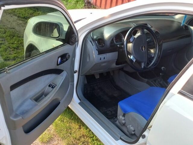 Белый Шевроле Лачетти, объемом двигателя 0 л и пробегом 186 тыс. км за 2799 $, фото 2 на Automoto.ua