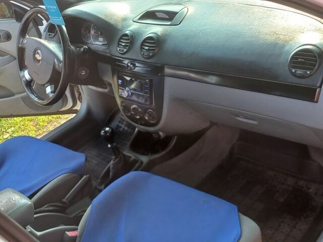 Белый Шевроле Лачетти, объемом двигателя 0 л и пробегом 186 тыс. км за 2799 $, фото 5 на Automoto.ua