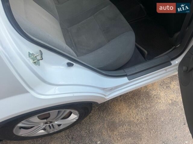 Белый Шевроле Лачетти, объемом двигателя 1.8 л и пробегом 199 тыс. км за 4400 $, фото 5 на Automoto.ua