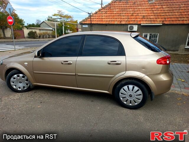 Бежевый Шевроле Лачетти, объемом двигателя 1.8 л и пробегом 230 тыс. км за 3400 $, фото 2 на Automoto.ua