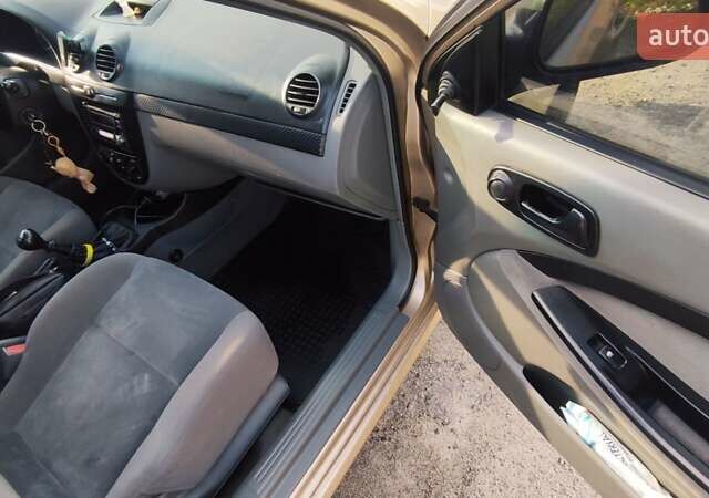 Бежевый Шевроле Лачетти, объемом двигателя 1.6 л и пробегом 354 тыс. км за 3800 $, фото 11 на Automoto.ua