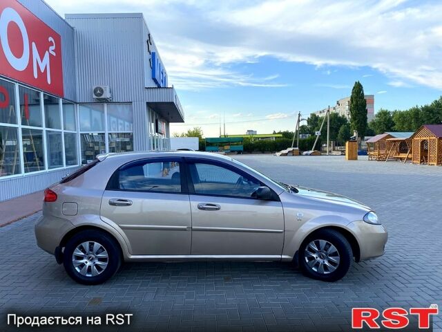 Бежевый Шевроле Лачетти, объемом двигателя 1.6 л и пробегом 270 тыс. км за 3900 $, фото 2 на Automoto.ua