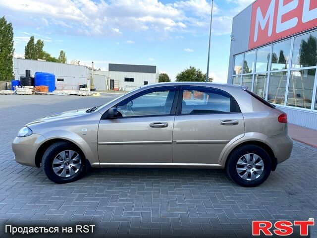 Бежевый Шевроле Лачетти, объемом двигателя 1.6 л и пробегом 270 тыс. км за 3900 $, фото 3 на Automoto.ua