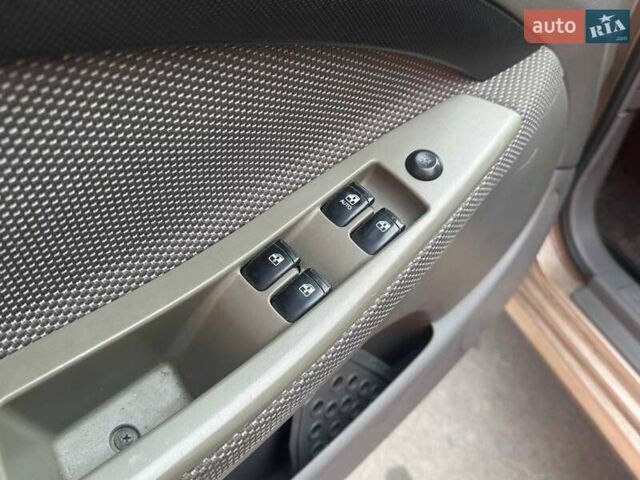 Бежевий Шевроле Лачетті, об'ємом двигуна 1.8 л та пробігом 216 тис. км за 3990 $, фото 14 на Automoto.ua