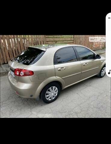 Бежевый Шевроле Лачетти, объемом двигателя 1.6 л и пробегом 200 тыс. км за 4400 $, фото 2 на Automoto.ua