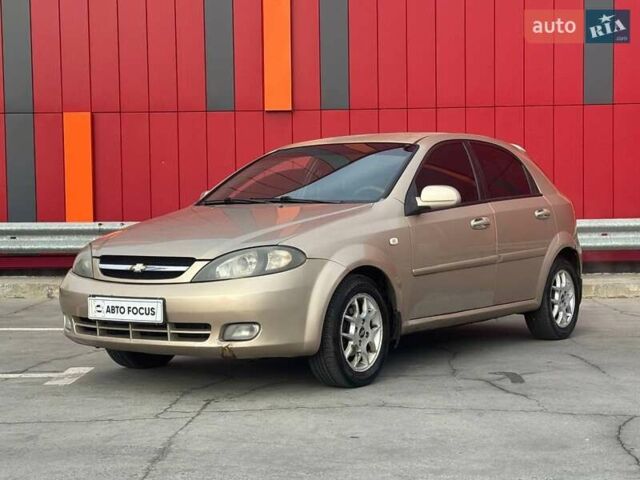 Бежевий Шевроле Лачетті, об'ємом двигуна 1.8 л та пробігом 216 тис. км за 3990 $, фото 3 на Automoto.ua