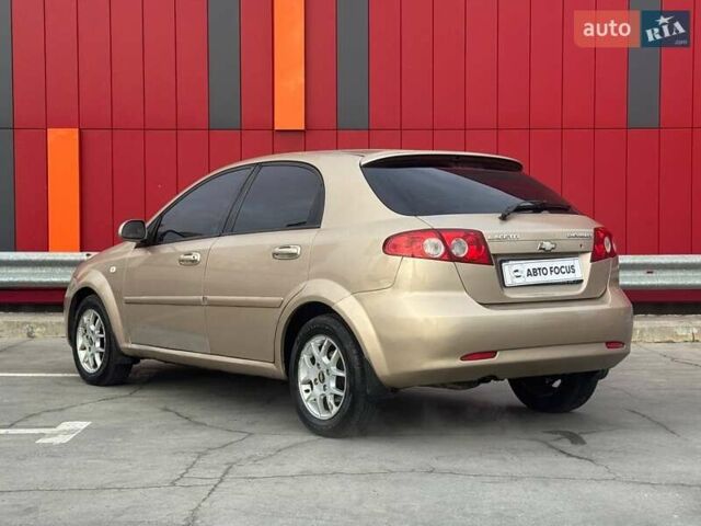 Бежевий Шевроле Лачетті, об'ємом двигуна 1.8 л та пробігом 216 тис. км за 3990 $, фото 4 на Automoto.ua