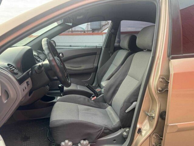 Бежевий Шевроле Лачетті, об'ємом двигуна 0 л та пробігом 216 тис. км за 3990 $, фото 8 на Automoto.ua