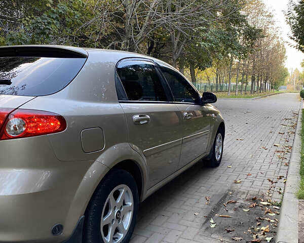 Бежевый Шевроле Лачетти, объемом двигателя 1.6 л и пробегом 134 тыс. км за 4600 $, фото 5 на Automoto.ua