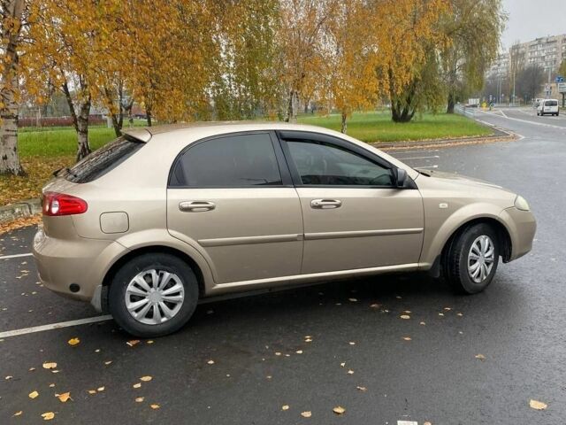 Бежевый Шевроле Лачетти, объемом двигателя 1.6 л и пробегом 300 тыс. км за 3300 $, фото 3 на Automoto.ua