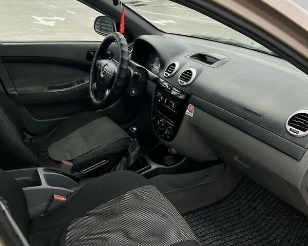 Бежевый Шевроле Лачетти, объемом двигателя 1.6 л и пробегом 267 тыс. км за 3500 $, фото 12 на Automoto.ua