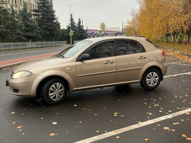 Бежевый Шевроле Лачетти, объемом двигателя 1.6 л и пробегом 300 тыс. км за 3300 $, фото 2 на Automoto.ua