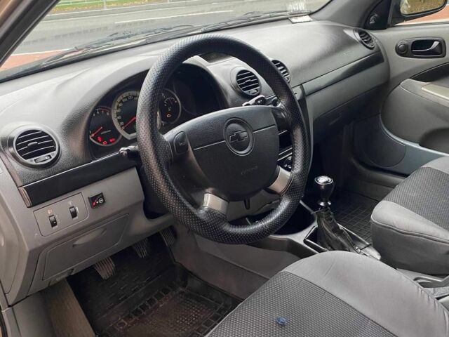 Бежевый Шевроле Лачетти, объемом двигателя 1.6 л и пробегом 300 тыс. км за 3300 $, фото 5 на Automoto.ua