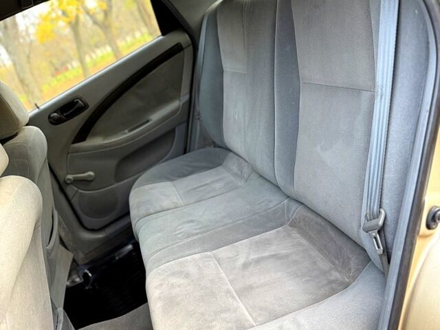 Бежевий Шевроле Лачетті, об'ємом двигуна 1.6 л та пробігом 215 тис. км за 3999 $, фото 10 на Automoto.ua