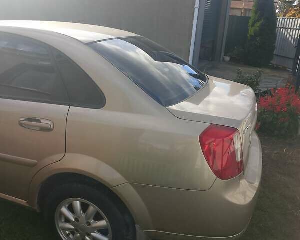 Бежевый Шевроле Лачетти, объемом двигателя 1.8 л и пробегом 315 тыс. км за 3700 $, фото 2 на Automoto.ua