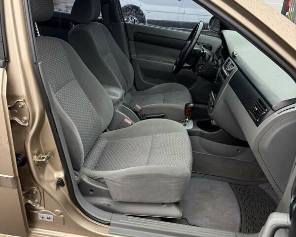 Бежевый Шевроле Лачетти, объемом двигателя 1.8 л и пробегом 166 тыс. км за 4200 $, фото 17 на Automoto.ua