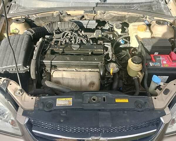 Бежевый Шевроле Лачетти, объемом двигателя 1.8 л и пробегом 315 тыс. км за 3700 $, фото 7 на Automoto.ua