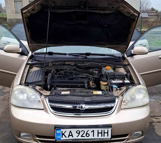 Бежевый Шевроле Лачетти, объемом двигателя 1.8 л и пробегом 400 тыс. км за 2200 $, фото 6 на Automoto.ua