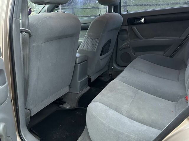 Бежевый Шевроле Лачетти, объемом двигателя 1.8 л и пробегом 288 тыс. км за 3300 $, фото 4 на Automoto.ua