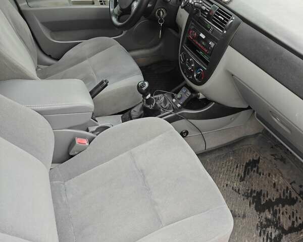 Шевроле Лачетти 2005 в Киеве на Automoto.ua Бежевый Шевроле Лачетти, объемом двигателя 1.6 л и пробегом 283 тыс. км за 4000 $, фото 23 на Automoto.ua