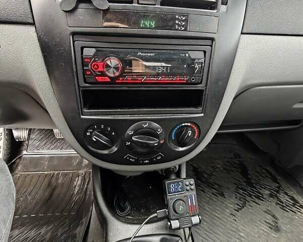 Шевроле Лачетти 2005 в Киеве на Automoto.ua Бежевый Шевроле Лачетти, объемом двигателя 1.6 л и пробегом 283 тыс. км за 4000 $, фото 24 на Automoto.ua