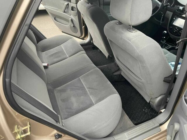 Бежевый Шевроле Лачетти, объемом двигателя 1.8 л и пробегом 212 тыс. км за 4200 $, фото 11 на Automoto.ua