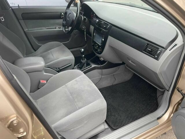 Бежевый Шевроле Лачетти, объемом двигателя 1.8 л и пробегом 212 тыс. км за 4200 $, фото 9 на Automoto.ua