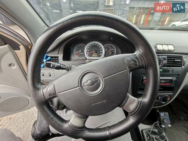 Шевроле Лачетти 2005 в Киеве на Automoto.ua Бежевый Шевроле Лачетти, объемом двигателя 1.6 л и пробегом 283 тыс. км за 4000 $, фото 25 на Automoto.ua