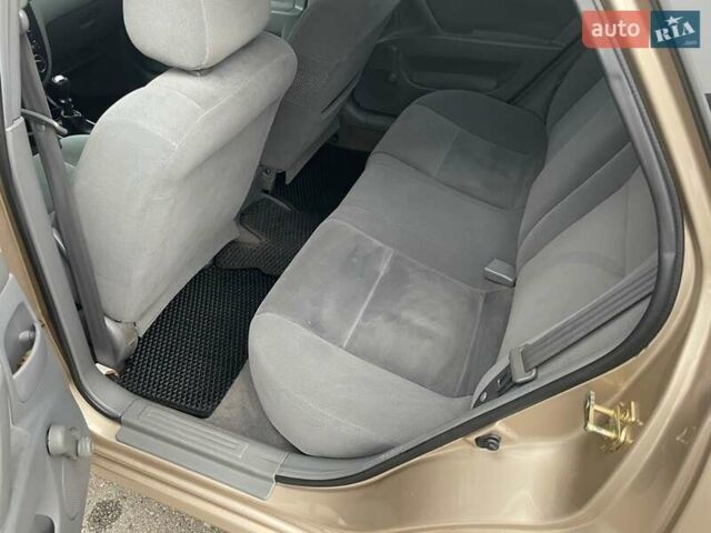 Бежевий Шевроле Лачетті, об'ємом двигуна 1.8 л та пробігом 212 тис. км за 4200 $, фото 4 на Automoto.ua