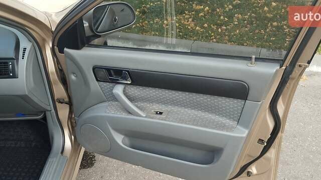 Бежевый Шевроле Лачетти, объемом двигателя 1.8 л и пробегом 257 тыс. км за 4100 $, фото 13 на Automoto.ua