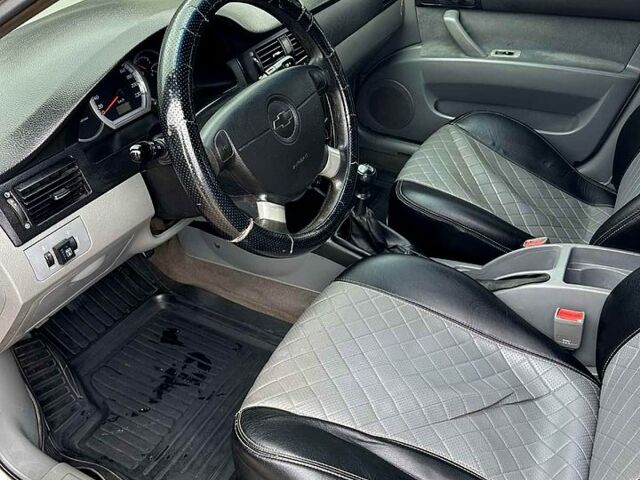 Бежевий Шевроле Лачетті, об'ємом двигуна 1.6 л та пробігом 225 тис. км за 3700 $, фото 4 на Automoto.ua